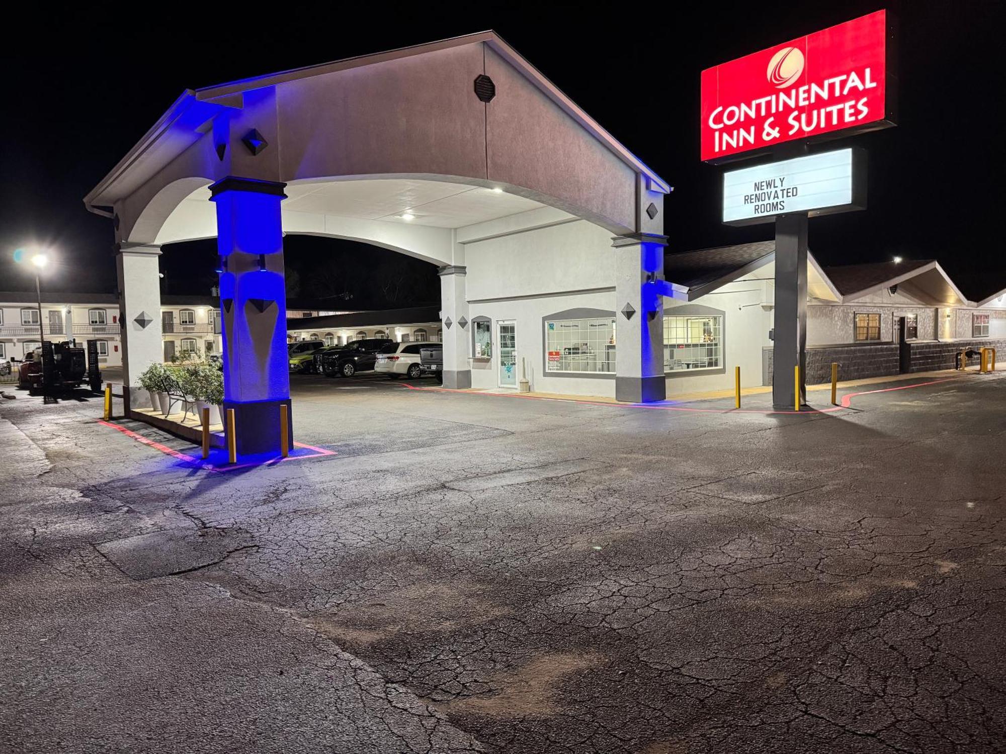 Continental Inn And Suites Nacogdoches Tx Sfa University Downtown Exterior photo