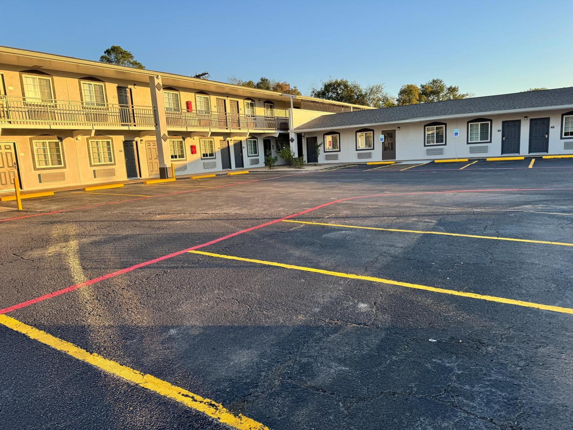 Continental Inn And Suites Nacogdoches Tx Sfa University Downtown Exterior photo