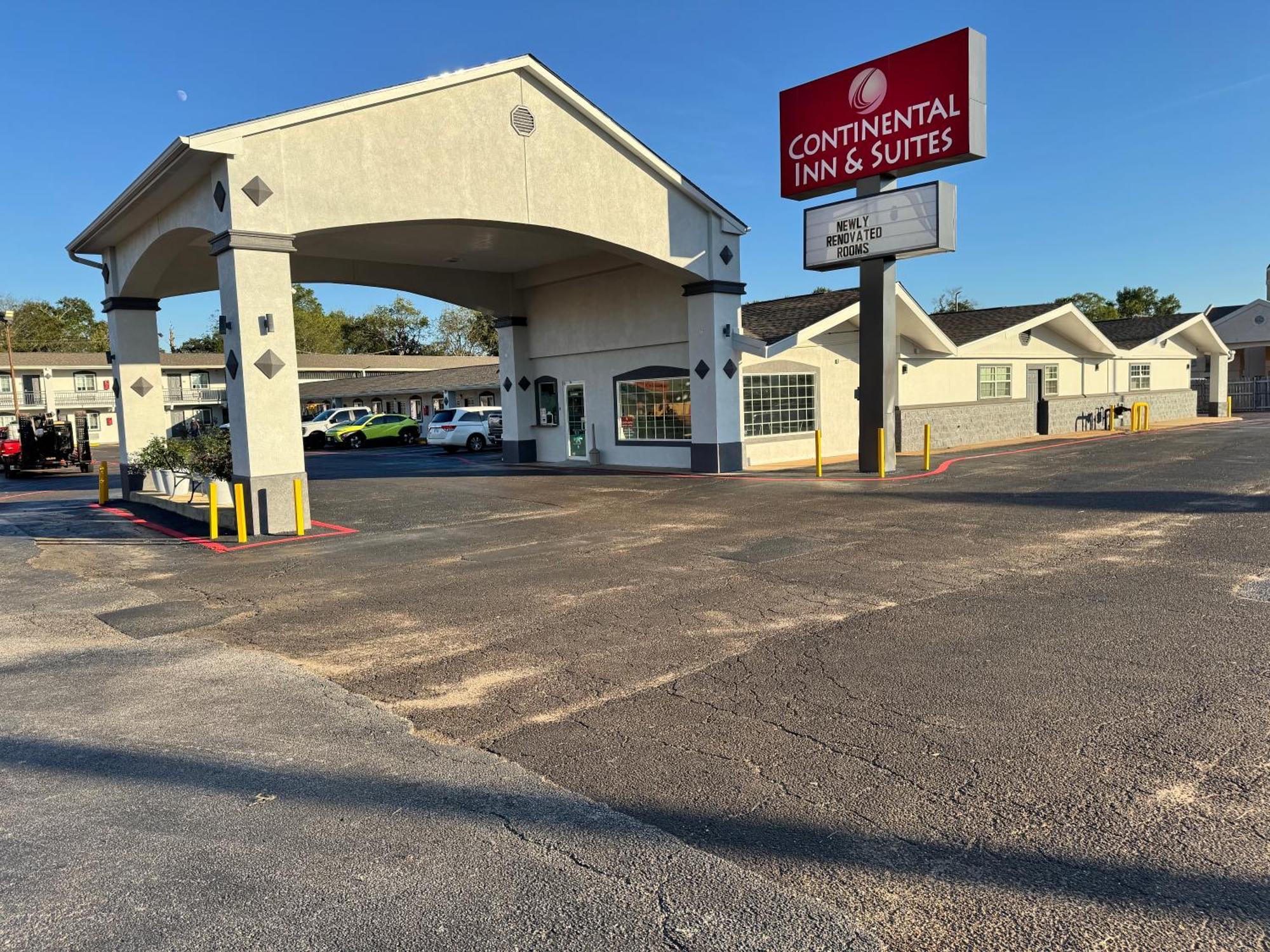 Continental Inn And Suites Nacogdoches Tx Sfa University Downtown Exterior photo