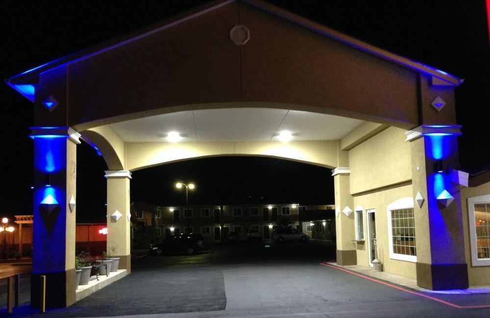 Continental Inn And Suites Nacogdoches Tx Sfa University Downtown Exterior photo